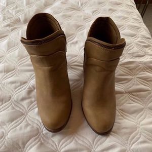 Size 7.5 ankle boots